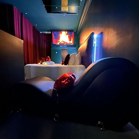 Mieuxqualhotel Jacuzzi Privatif Velvet Desire Bordeaux Kültér fotó