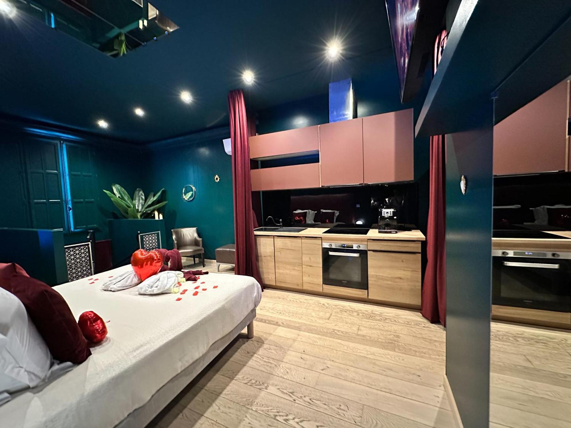 Mieuxqualhotel Jacuzzi Privatif Velvet Desire Bordeaux Kültér fotó