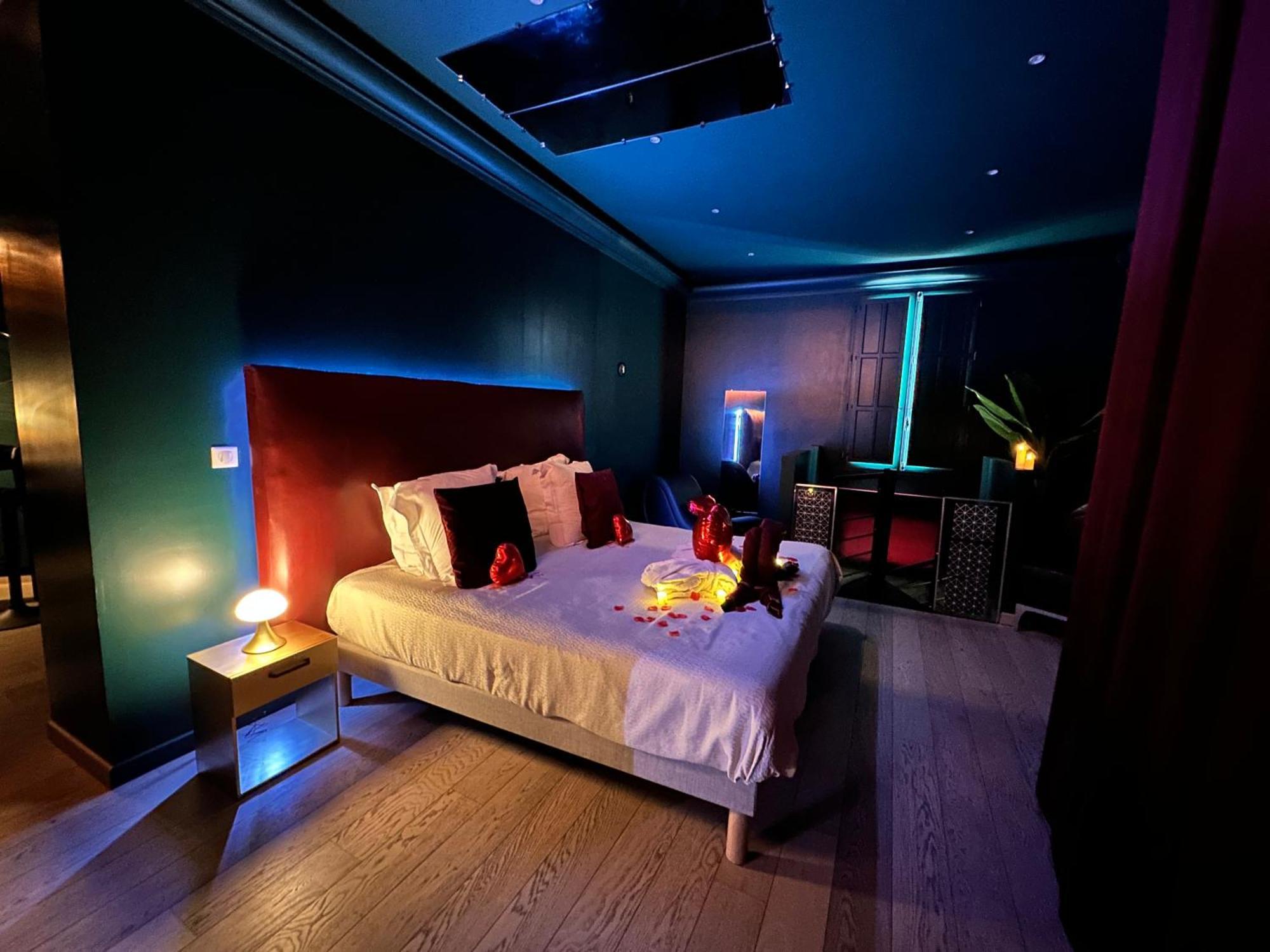 Mieuxqualhotel Jacuzzi Privatif Velvet Desire Bordeaux Kültér fotó